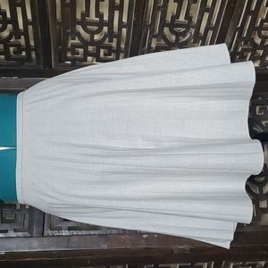 Isaac Mizrahi for Target size 2 accordion pleat grey skirt